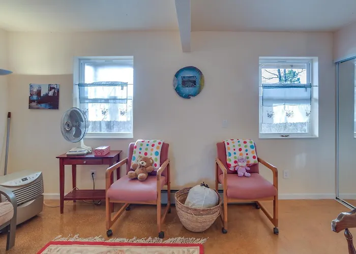 Cozy Rogers Studio Apt W/ Lake Access & Fire Pit!